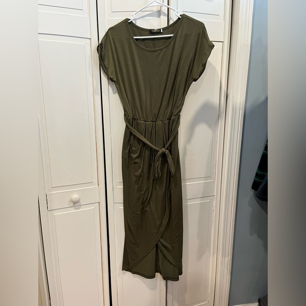 Army green maxi dress‎ EUC size small